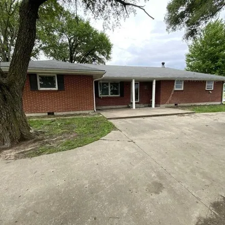 Buy this 5 bed house on 1647 Clarendon Road in Sedalia, MO 65301