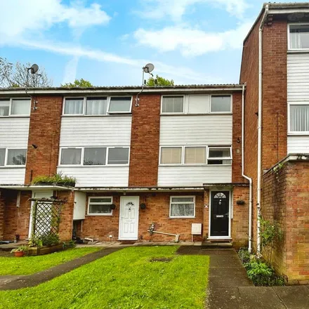 Rent this 2 bed apartment on Harrogate Court in Langley, SL3 8JR