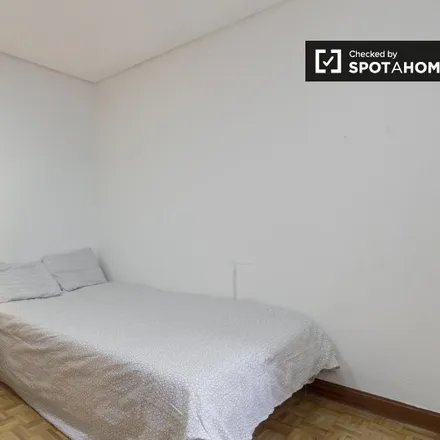 Image 1 - Madrid, Calle del Poeta Joan Maragall, 56, 28020 Madrid - Room for rent