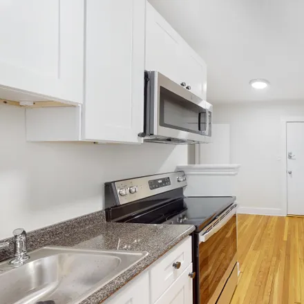 Image 5 - #4, 402 Highland Avenue, Davis Square, Somerville - Apartment for rent