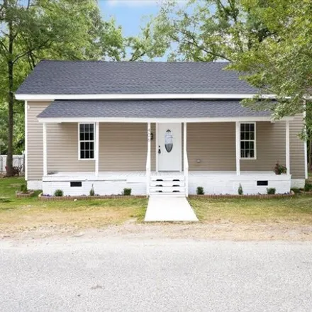 Buy this 3 bed house on 426 North 10th Street in Smithfield, NC 27577