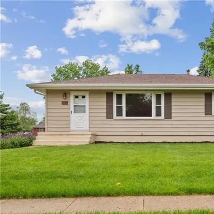 Buy this 3 bed house on 1057 East Franklin Avenue in Indianola, IA 50125