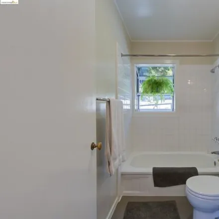 Image 6 - 1269 Campus Drive, Berkeley, CA 94708, USA - House for rent