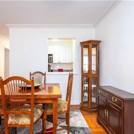 Image 4 - 333 East 66th Street, New York, NY 10065, USA - Apartment for sale