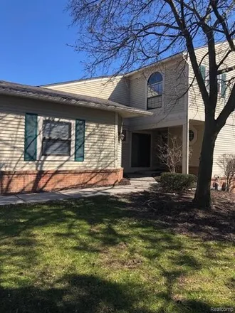 Rent this 2 bed townhouse on 5631 Drake Hollow Drive West in West Bloomfield Charter Township, MI 48322