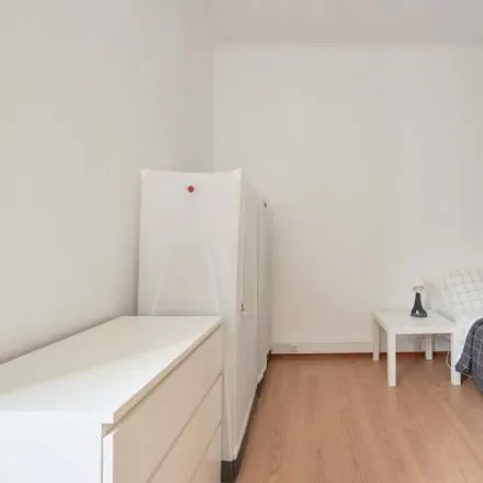 Rent this 3 bed room on Avenida António de Serpa 26 in 1069-199 Lisbon, Portugal