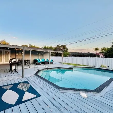 Image 4 - 3402 South Longfellow Circle, West Hollywood, Hollywood, FL 33021, USA - House for sale