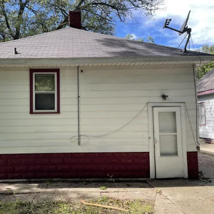 Image 2 - 3220 6th Street, Muskegon Heights, MI 49444, USA - House for sale