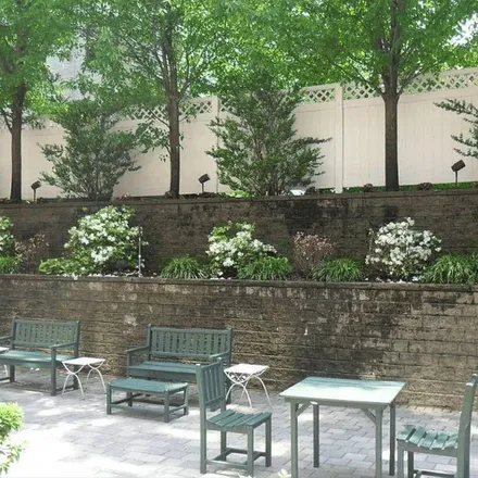 Image 3 - Peach Tree Garden, East 2nd Street, New York, NY 10009, USA - Apartment for rent