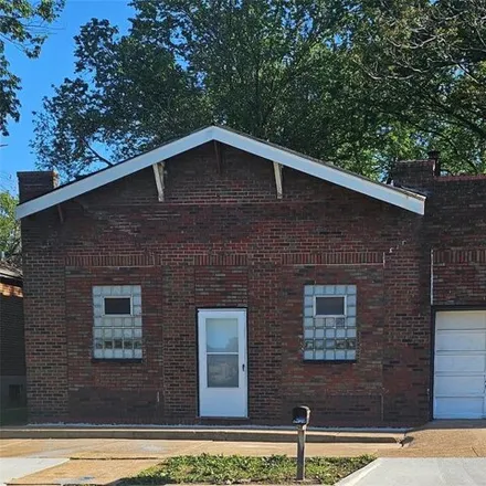 Buy this 3 bed house on Sells Avenue in St. Louis, MO 63147