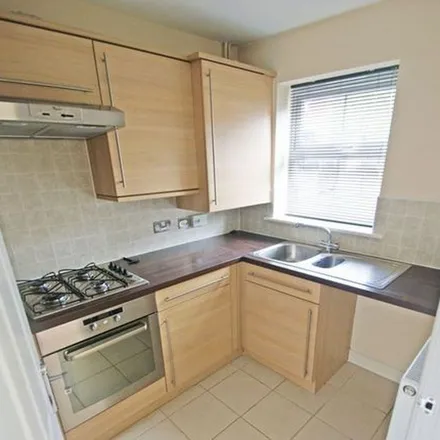 Rent this 3 bed townhouse on Riven Road in Telford and Wrekin, TF1 5LW