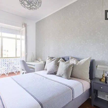Rent this 7 bed room on Avenida Defensores de Chaves 81 in 1000-147 Lisbon, Portugal