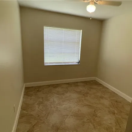 Image 3 - 1099 Vineyard Place, Lehigh Acres, FL 33936, USA - Townhouse for rent