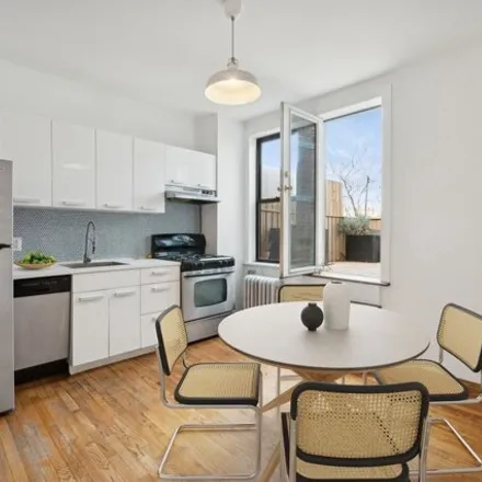 Image 3 - 185 South 2nd Street, New York, NY 11211, USA - Townhouse for sale