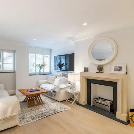 Rent this 2 bed apartment on 70-72 Cadogan Square in London, SW1X 0JS