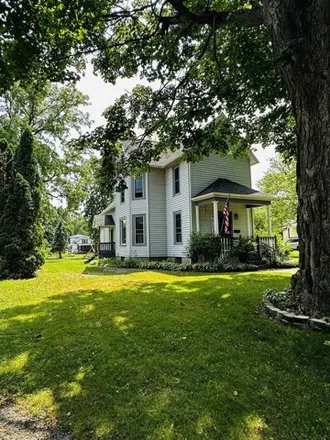 Image 2 - 227 West Main Street, Evansville, WI 53536, USA - House for sale