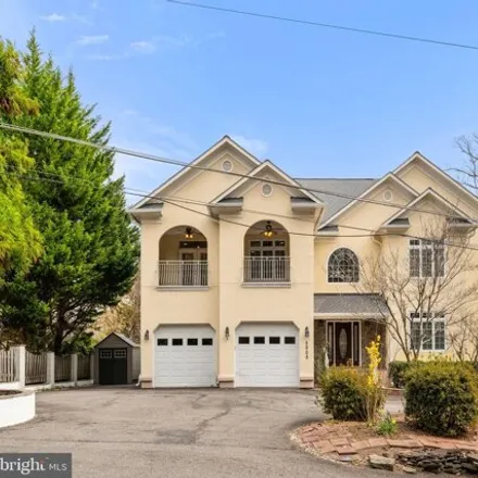 Buy this 7 bed house on 5005 Ridgewood Road in Lincolnia, Fairfax County