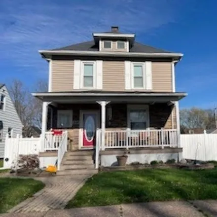 Buy this 4 bed house on 322 43rd Street in Moline, IL 61265