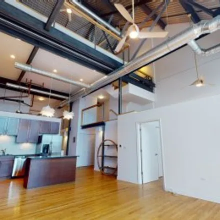 Rent this 3 bed apartment on #702,2545 South Dearborn Street in Ickes Praire, Chicago