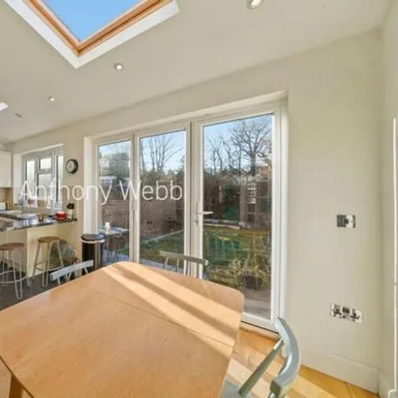 Buy this 3 bed townhouse on Hail & Ride Woodberry Avenue in Hoppers Road, Winchmore Hill