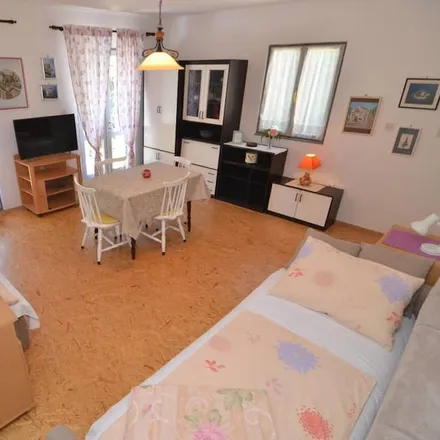 Rent this 1 bed apartment on Petrcane in Ulica V, 23231 Petrčane