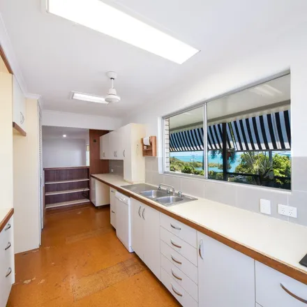 Rent this 5 bed apartment on Colonial Court Holiday Apartments in Broadwater Avenue, Airlie Beach QLD