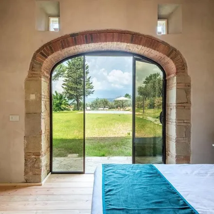 Rent this 5 bed house on Arezzo