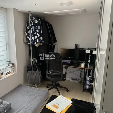 Rent this studio apartment on 서울특별시 서초구 양재동 341