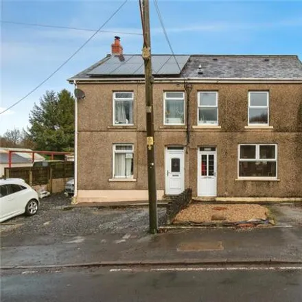 Buy this 3 bed duplex on Heol y Llew Du in Penygroes, SA14 6SD