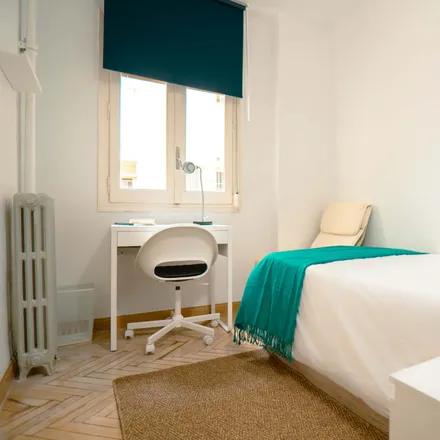 Rent this 1 bed room on Calle de Joaquín María López in 36, 28015 Madrid