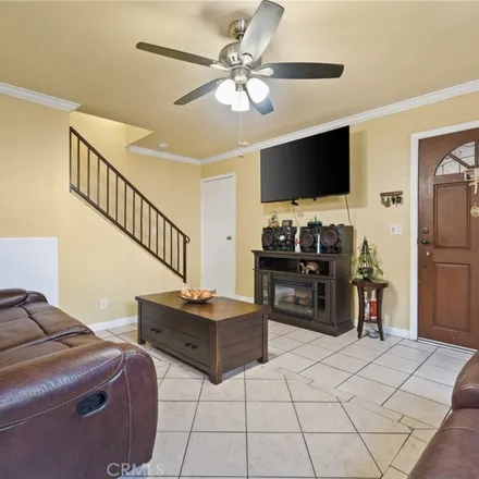 Image 4 - 1476 East 109th Street, Los Angeles, CA 90059, USA - House for sale