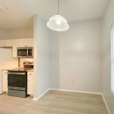 Image 4 - 12166 Metric Boulevard, Austin, TX 78727, USA - Condo for rent