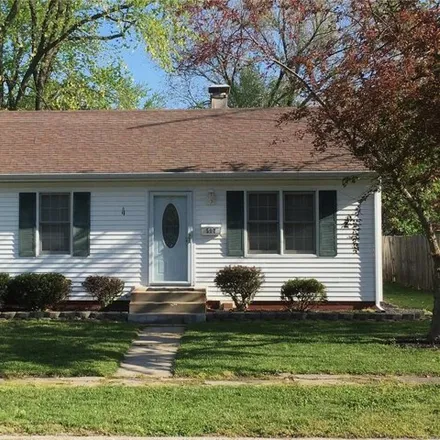 Buy this 2 bed house on 539 East Winter Avenue in Greenville, IL 62246