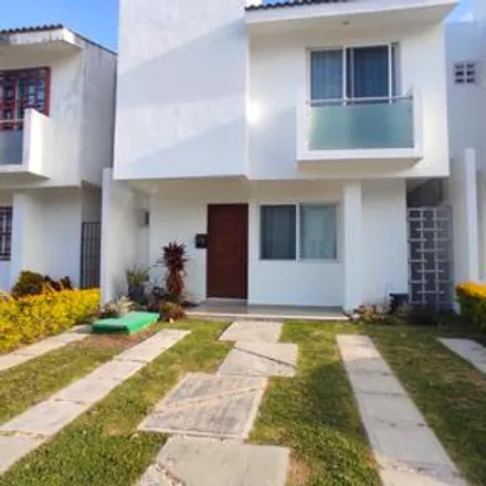 Rent this studio house on Calle Aponwao in Gran Santa Fe II, 77518 Cancún