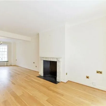 Rent this 4 bed house on Auriens in 2 Dovehouse Street, London