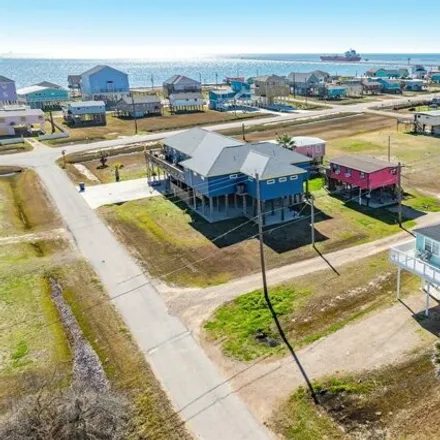 Image 4 - 335 Caison Street, Surfside Beach, Brazoria County, TX 77541, USA - House for sale