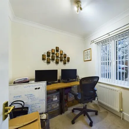 Image 5 - Darby Vale, Newell Green, RG42 2PQ, United Kingdom - House for sale