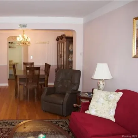 Image 3 - 801 Bronx River Road, City of Yonkers, NY 10708, USA - Apartment for sale