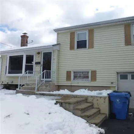 Buy this 3 bed house on 25 Fairground Circle in Norwich, CT 06360