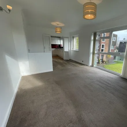 Image 3 - Woodsmoor, Bramhall Lane / outside Ravenswood Court, Bramhall Lane, Heaviley, Bramhall, SK3 8TE, United Kingdom - Apartment for rent