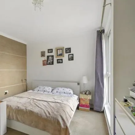 Buy this 1 bed apartment on 327 Hornsey Road in London, N4 3GY