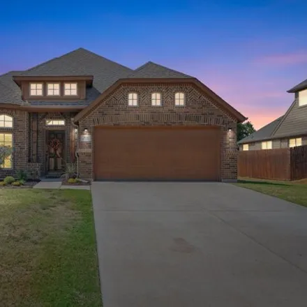 Buy this 3 bed house on 998 Magnolia Drive in Weatherford, TX 76086