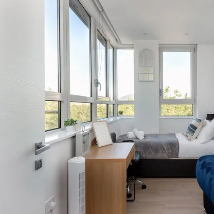 Rent this 2 bed apartment on Central Milton Keynes in MK9 1FJ, United Kingdom