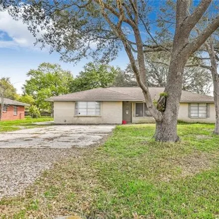 Image 3 - 1255 South Kansas Avenue, Anahuac, Chambers County, TX 77514, USA - House for sale