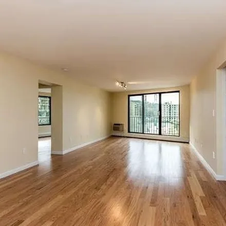 Rent this 3 bed apartment on 1155 Warburton Avenue in City of Yonkers, NY 10701