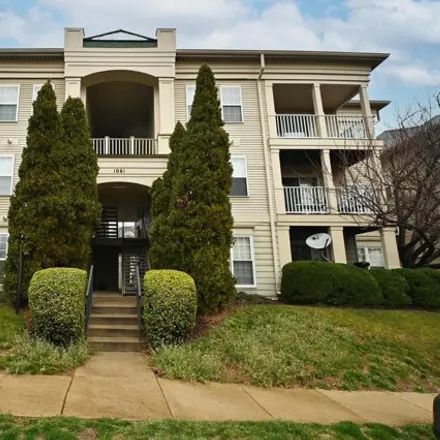 Rent this 2 bed condo on Gardenview Loop in Woodbridge, VA 22191