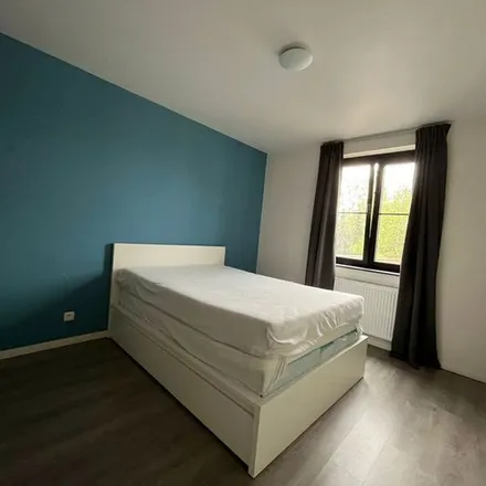 Rent this 3 bed apartment on Vooraard 44A in 2322 Minderhout, Belgium