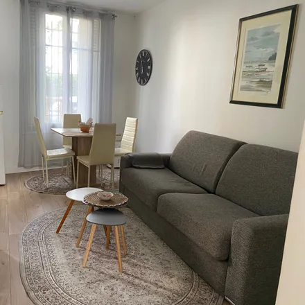 Rent this 2 bed apartment on 43 Rue Élisée Reclus in 94270 Le Kremlin-Bicêtre, France