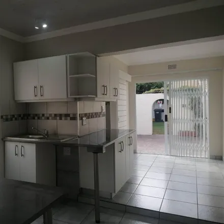 Image 3 - 28 Peak Rd, Fish Hoek, Cape Town, 7974, South Africa - Apartment for rent