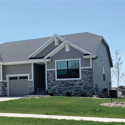 Buy this 3 bed house on 5401 149th Street in Urbandale, IA 50323